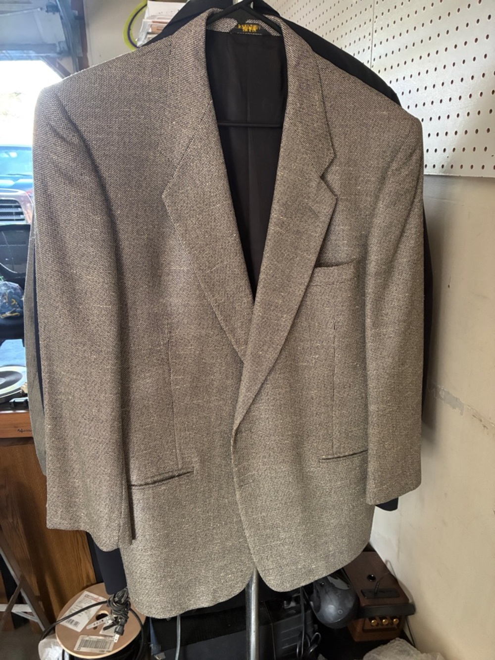 Classic Gray Men's Blazer - USA made
Kutler Brothers San Francisco
43 R
